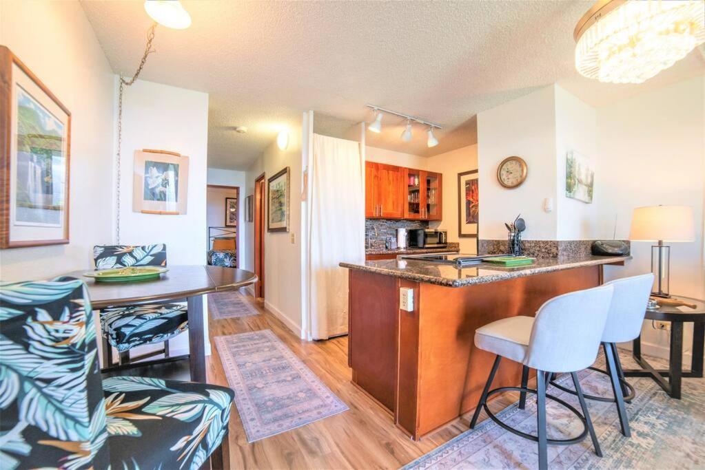 Stunning Maui Direct Ocean Front On The Beach, Walk To Beach From Condo, Watch Turtles, Whales, Ac In All Rooms Ocean View Pool And Spa Wailuku Luaran gambar